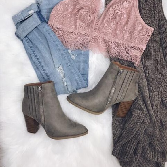 felicias Shoes - 🆕 Larissa - Gray Ankle Booties